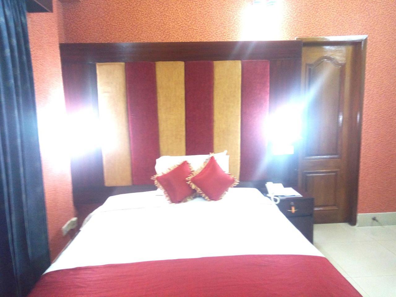 Hotel Lake View Plaza Dhaka Eksteriør billede
